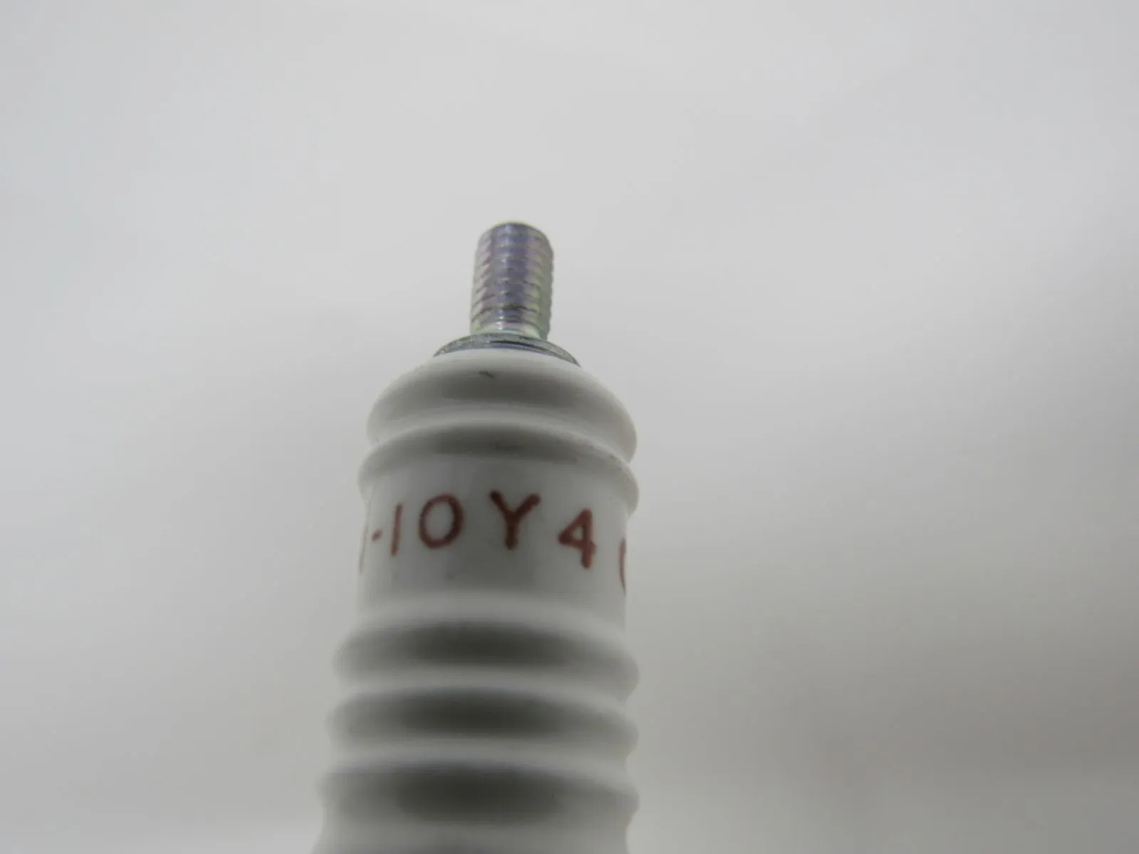 Champion Spark Plug 322 N-10Y4 -- New